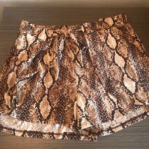 🤑5/$25 ANIMAL PRINT Brown Snakeskin Shorts
